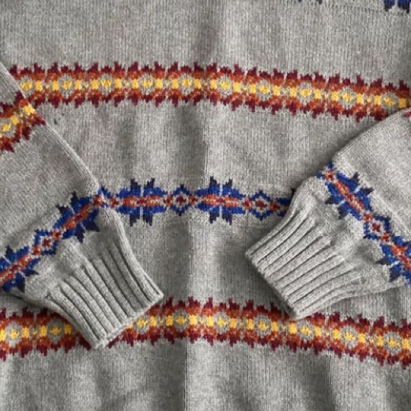 Secondhand G.H. Bass & Co. Sweater - Picture 2 of 2